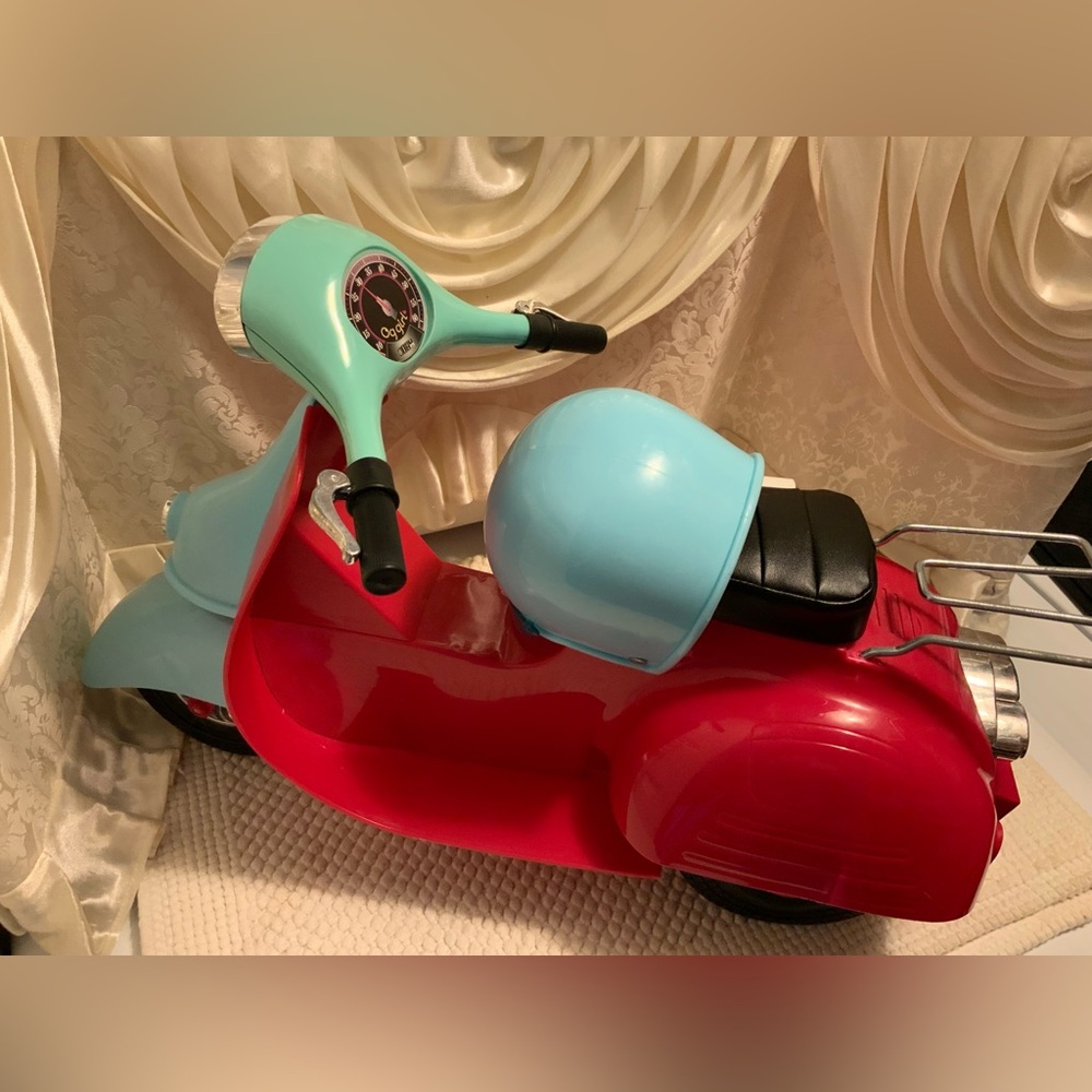 TOY SCOOTER AND HELMET BY BATTAT INC. - Picture 10 of 10